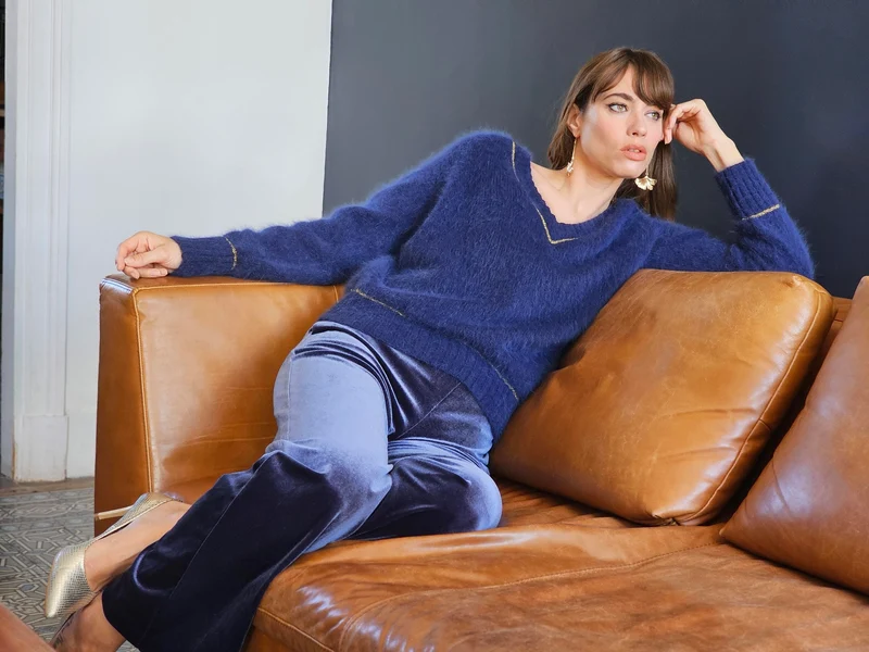 Pull Avy Angora Marine et doré.