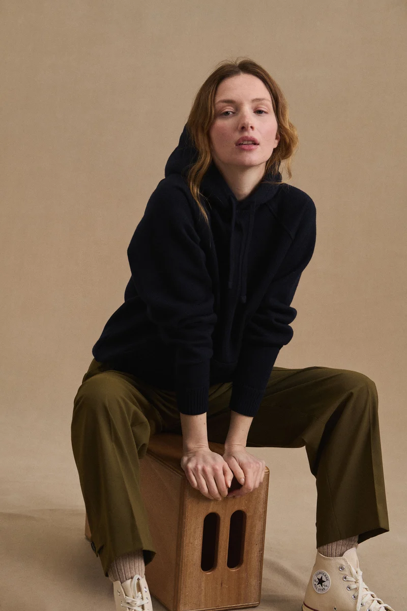 Hoodie bleu marine en laine mérinos pour femme