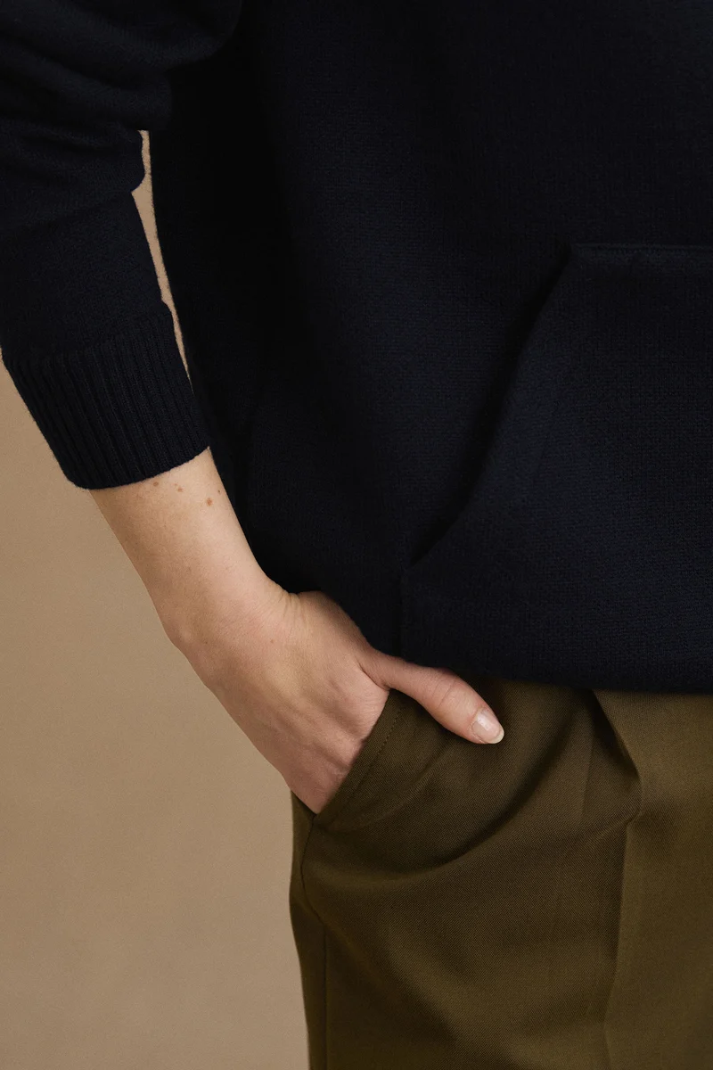 Hoodie bleu marine en laine mérinos pour femme