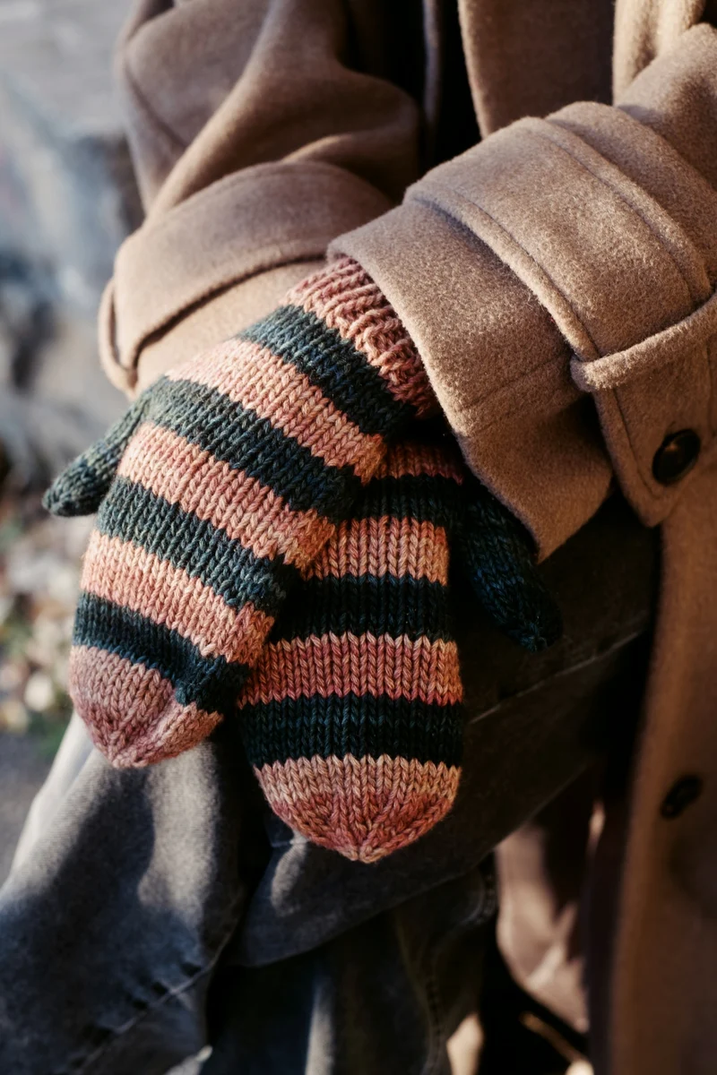 Yak à Tricoter (hat and mittens) - Free Knitting Pattern with Optional Kits