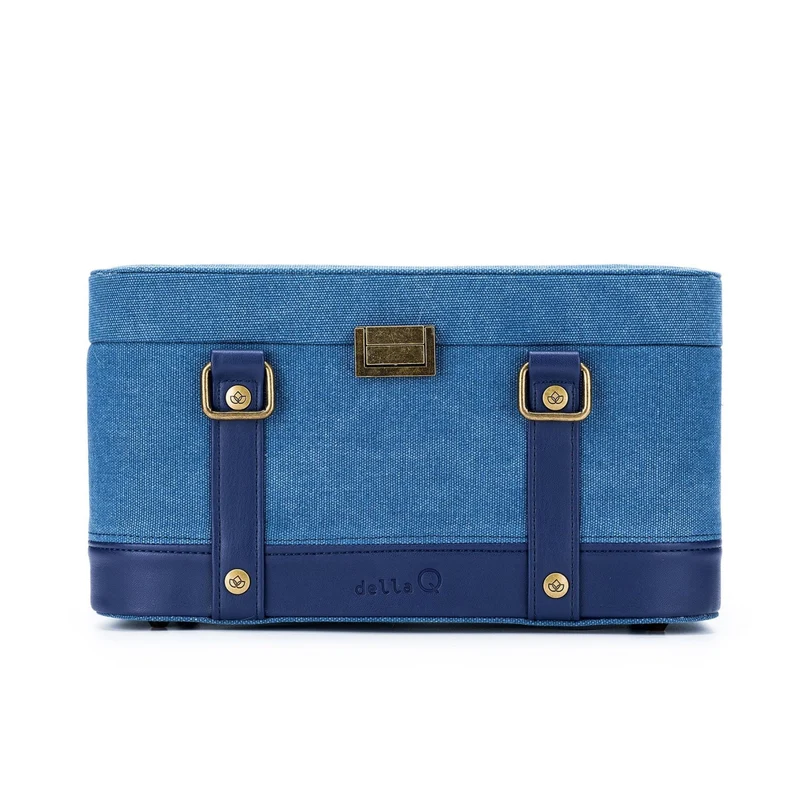 Della Q - Maker's Train Case