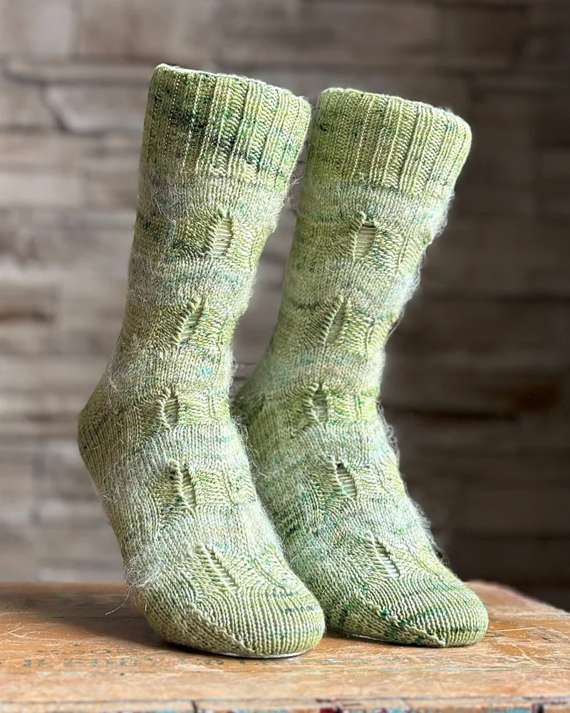 Chevy Chevrons Socks | Knitting pattern and Optional kits
