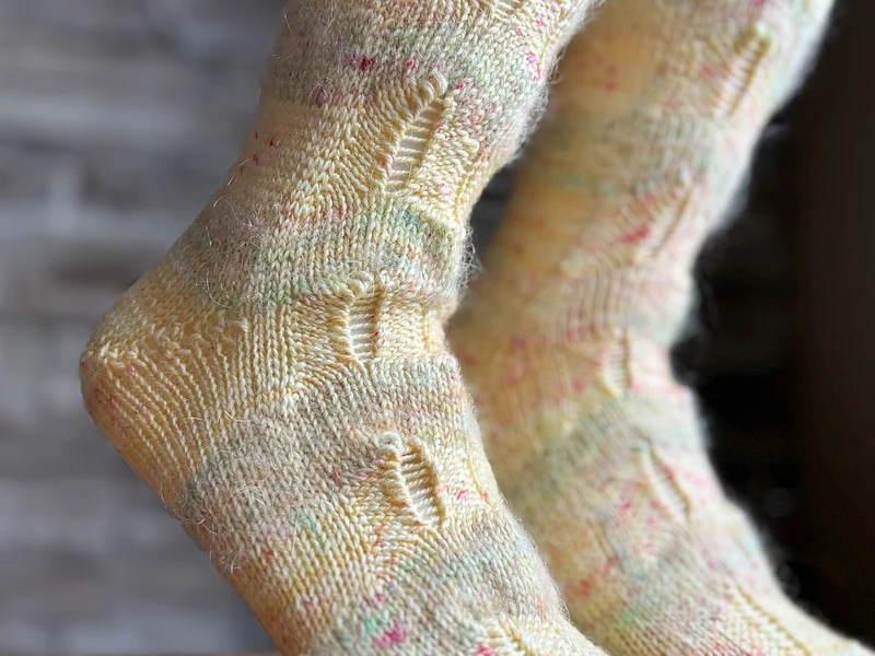 Chevy Chevrons Socks | Knitting pattern and Optional kits