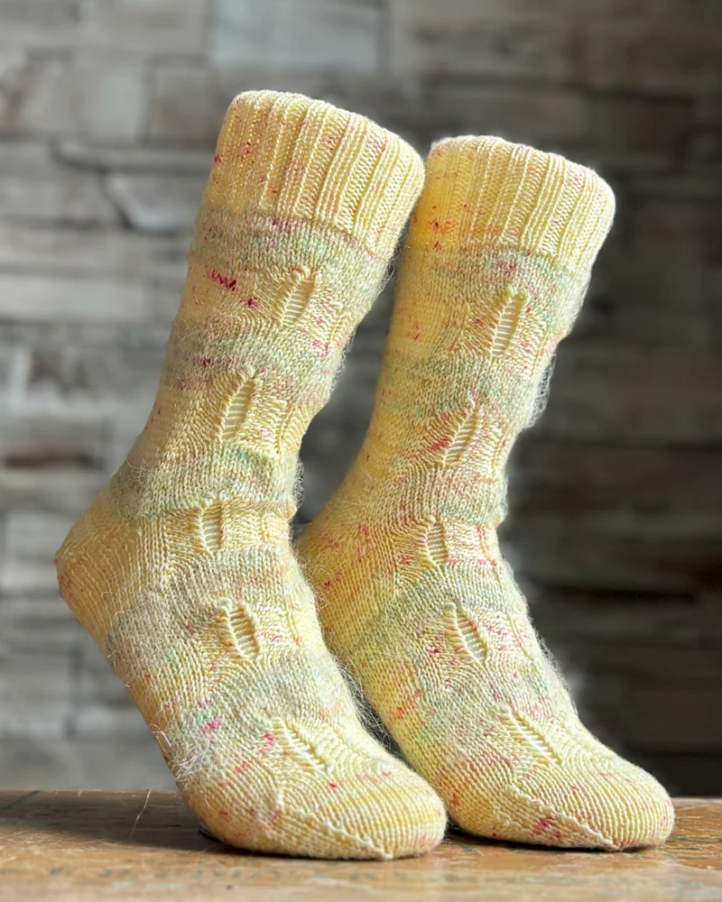 Chevy Chevrons Socks | Knitting pattern and Optional kits