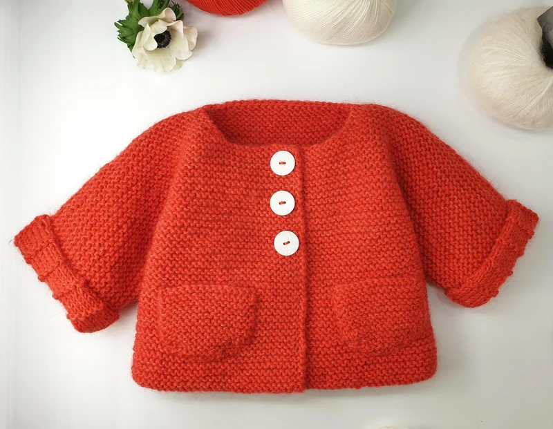 Manteau bébé Pin à tricoter.