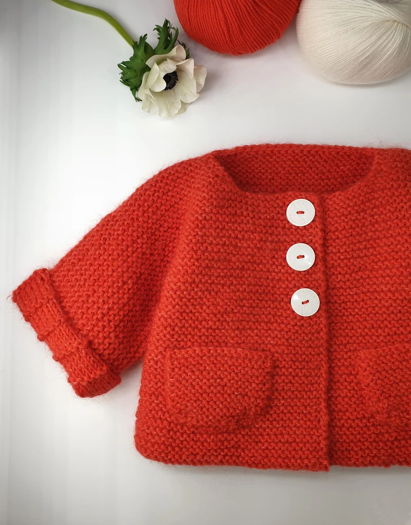 Manteau bébé Pin à tricoter.