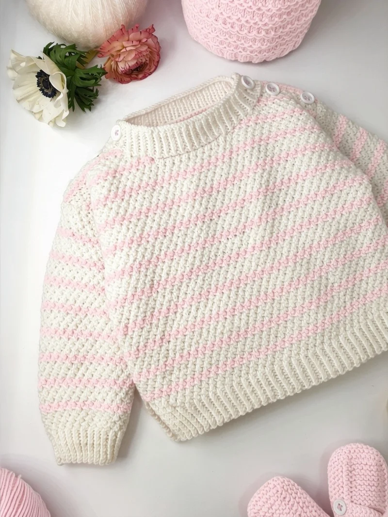 Pull bébé Jacinthe à tricoter