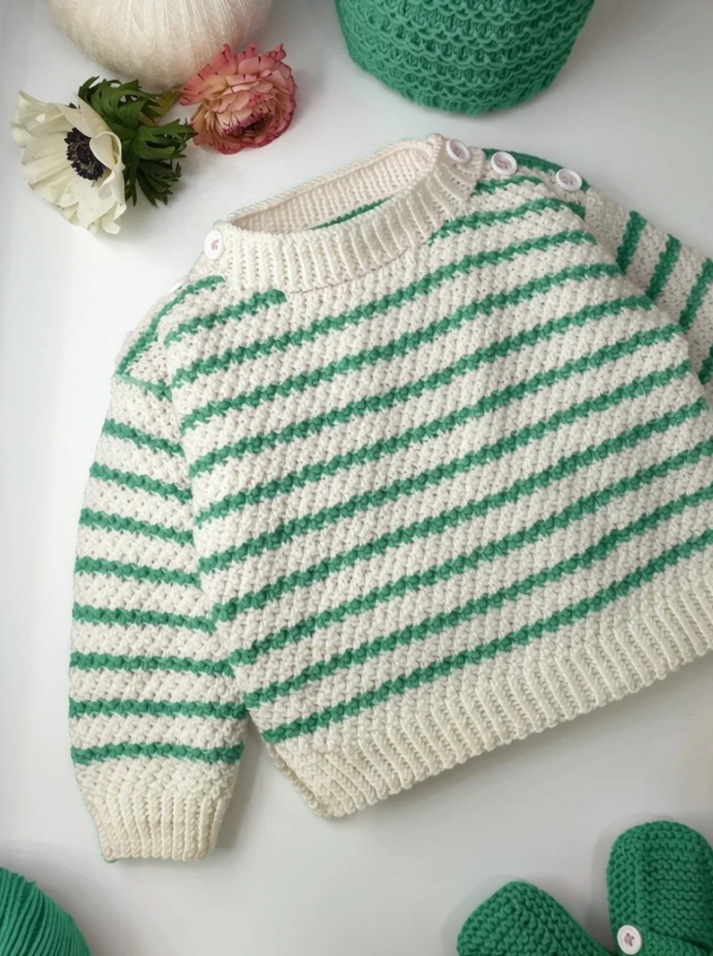Pull bébé Jacinthe à tricoter
