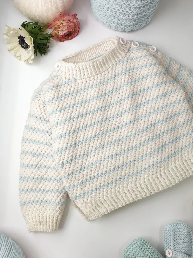 Pull bébé Jacinthe à tricoter