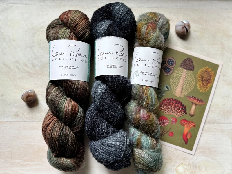 Folies Bergère Shawl | Knitting pattern and Optional Kits