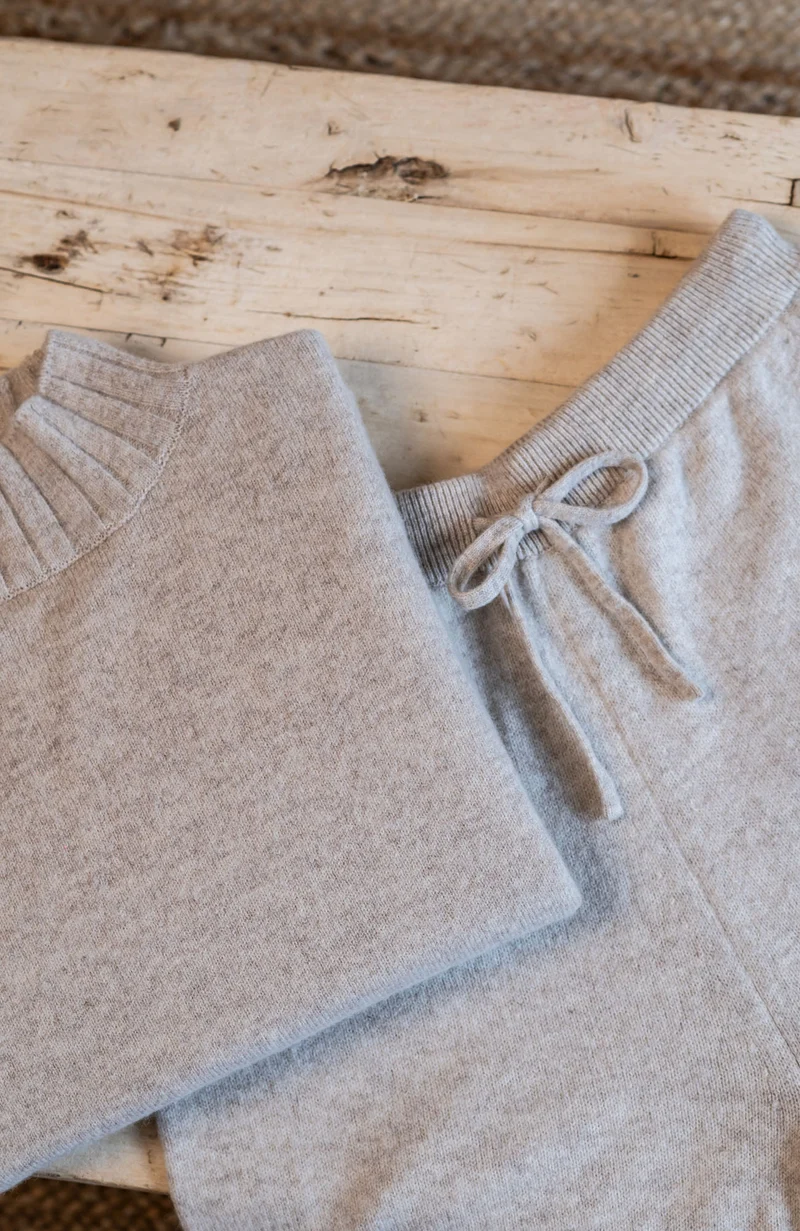 Womens Lambswool Grown On Neck Jumper