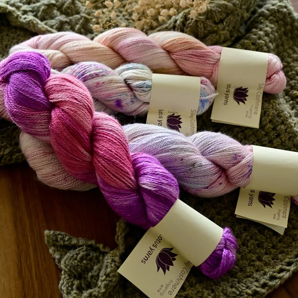 fils de lotus soyeux cashmere doigté peint à la main