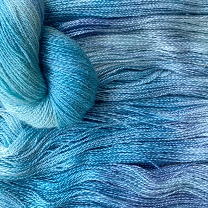 fils de lotus soyeux cashmere doigté peint à la main