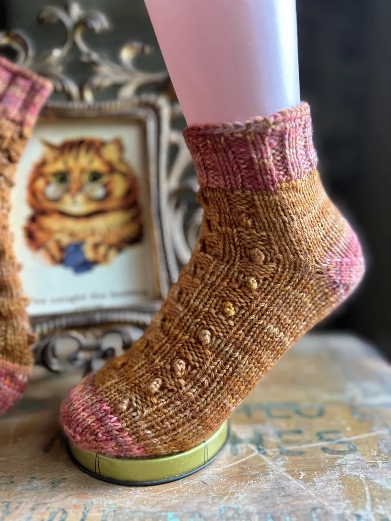 Cozy Bobble Socks | Knitting pattern and knitting kits patron
