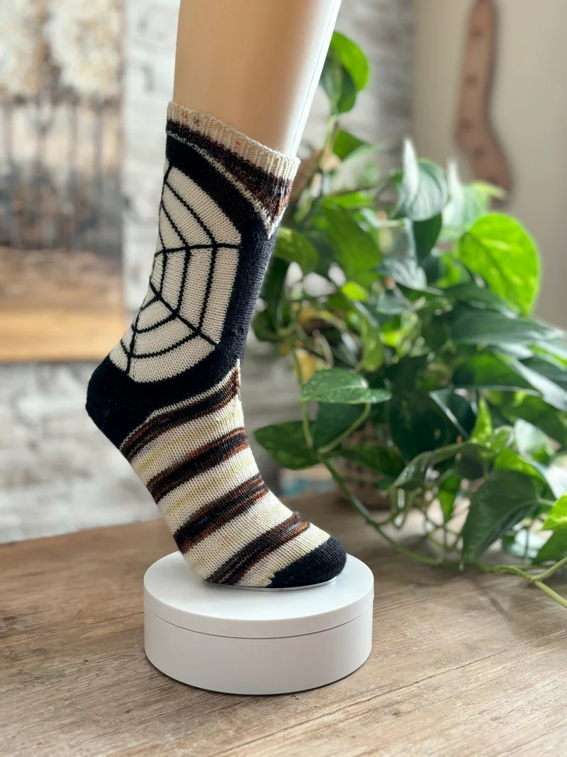 HalloWeb Socks | Knitting pattern and Optional kits