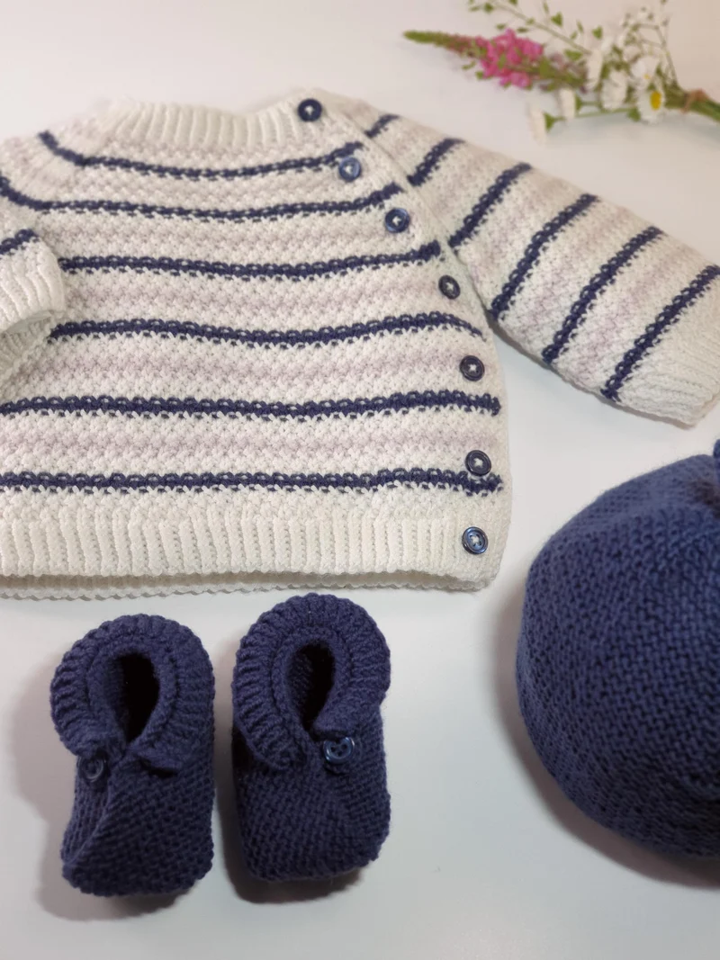 Pull bébé Peuplier à tricoter.