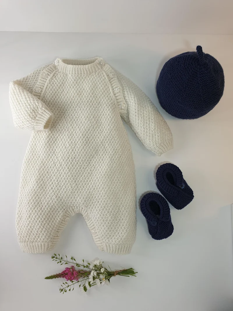 Combinaison bébé Thé à tricoter.