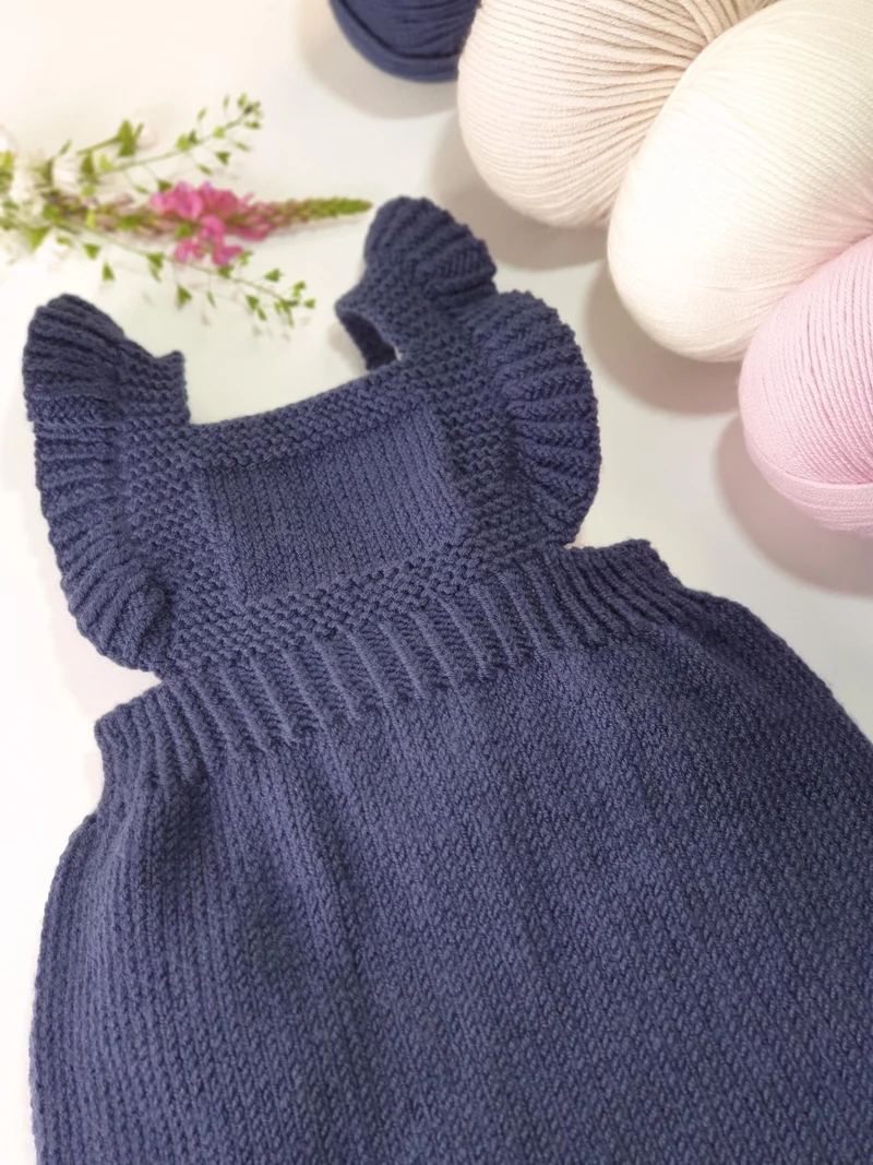 Robe bébé Hiba à tricoter.