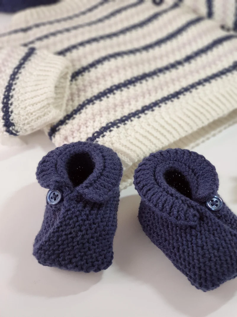 Bonnet et chaussons bébé Citron à tricoter.