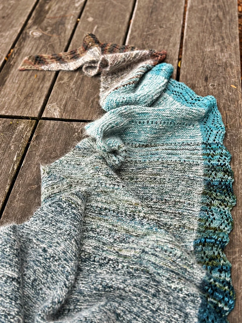 Bow River Shawl | Knitting pattern with or without yarns