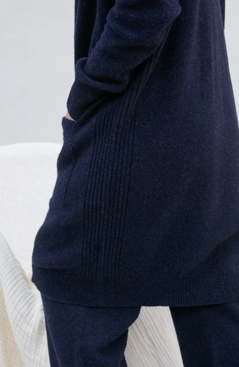 Womens Pure Lambswool Long Line Cardigan with Pockets