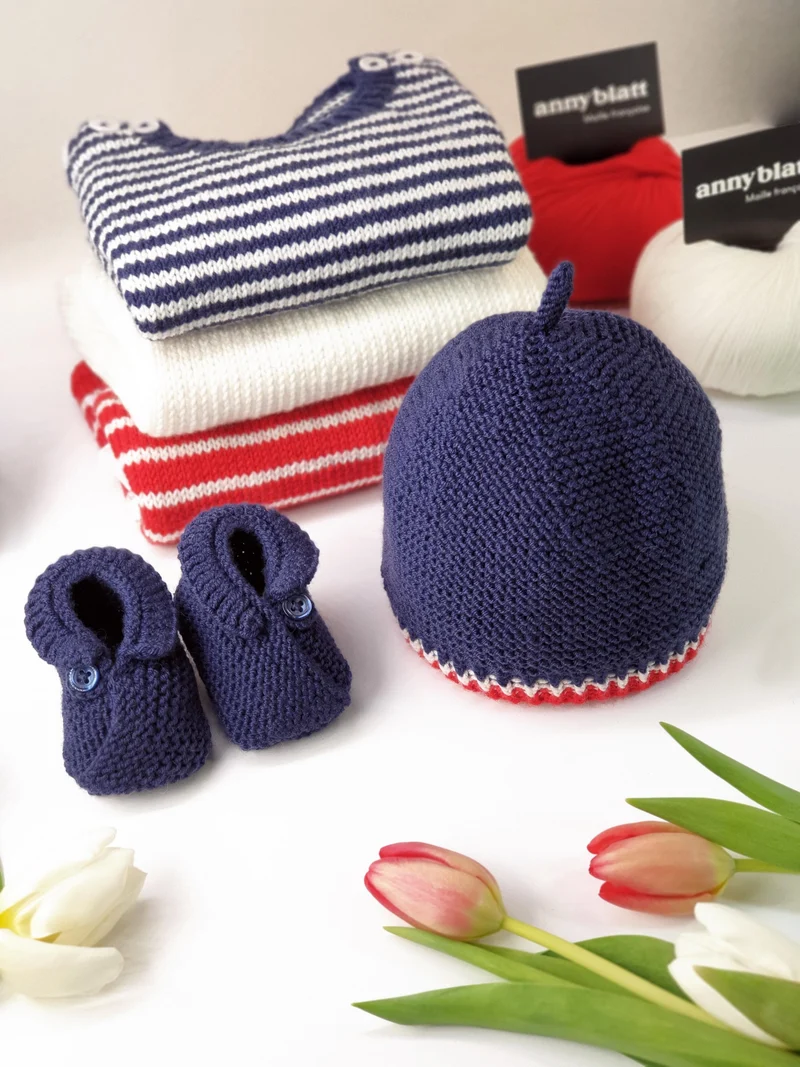 Bonnet et chaussons bébé Marie Claire Idées.