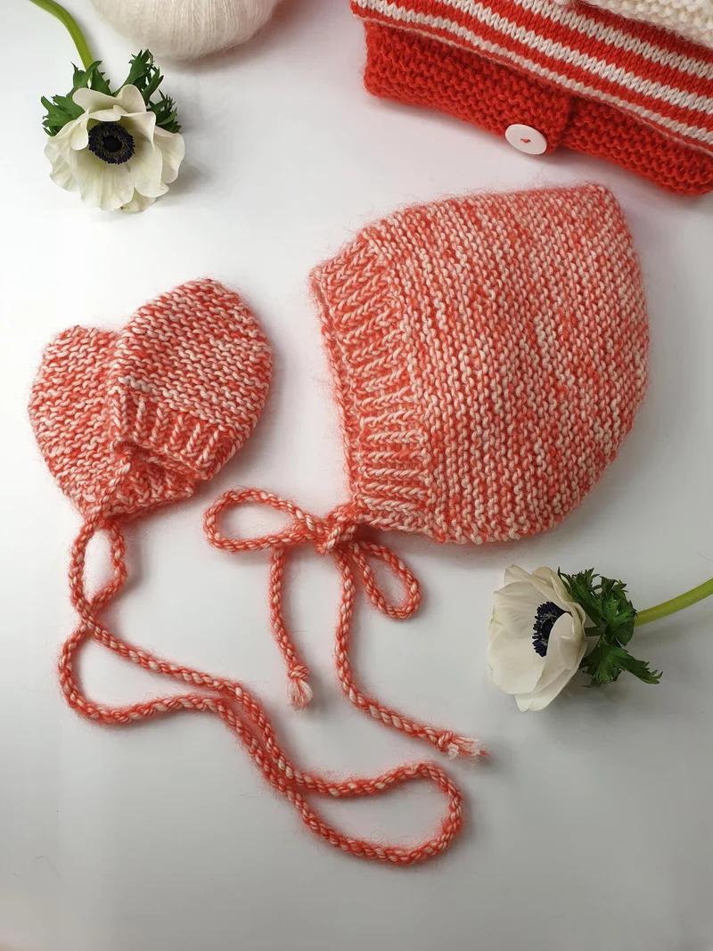 Bonnet et moufles bébé Buis à tricoter.