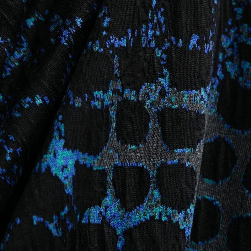 Jacquard tricoté motif reptile | Noir & bleu | Deadstock de designer Nadya Toto