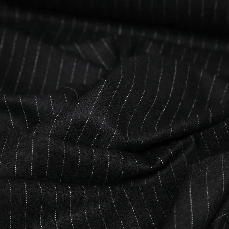 Tissu pour tailleur en viscose et laine | Rayures tennis noir & blanc
