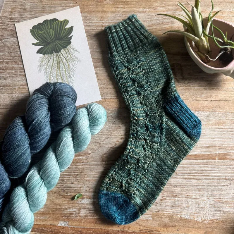 Garter Vines Socks | Knitting pattern and knitting kits