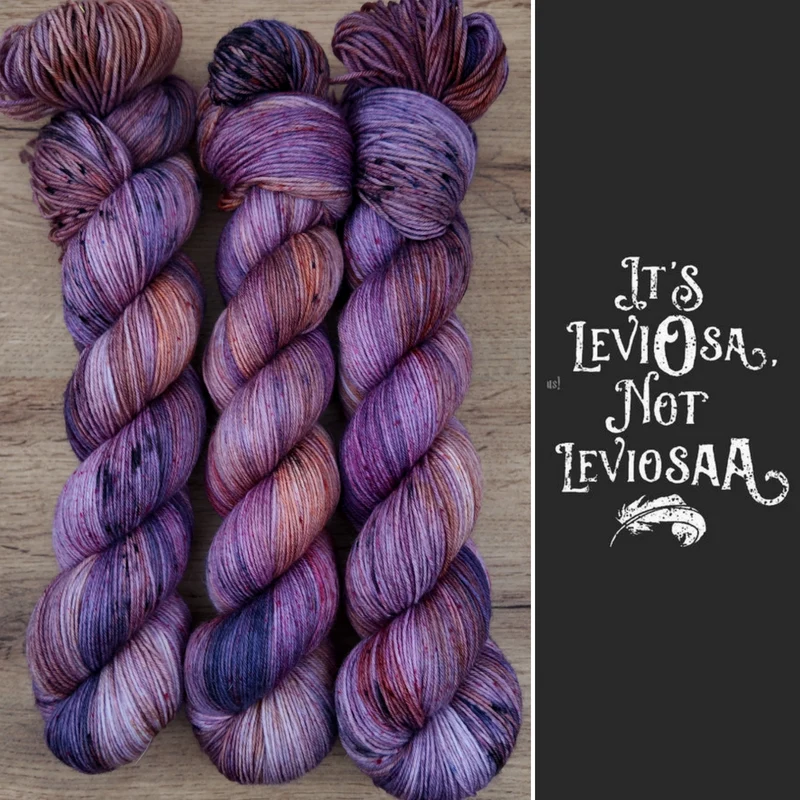 Echeveaux de laine teints à la main Wingardium Leviosa