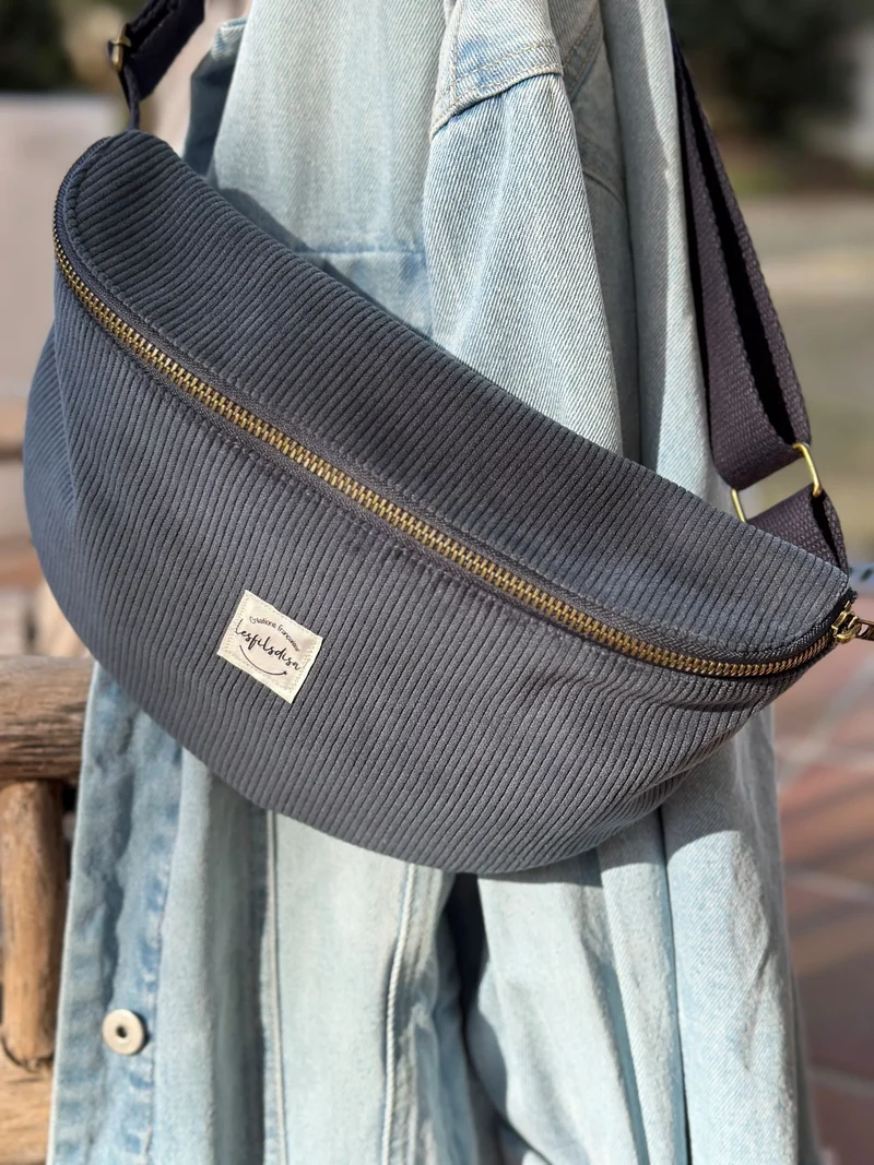 Sac banane en velours côtelé bleu canard