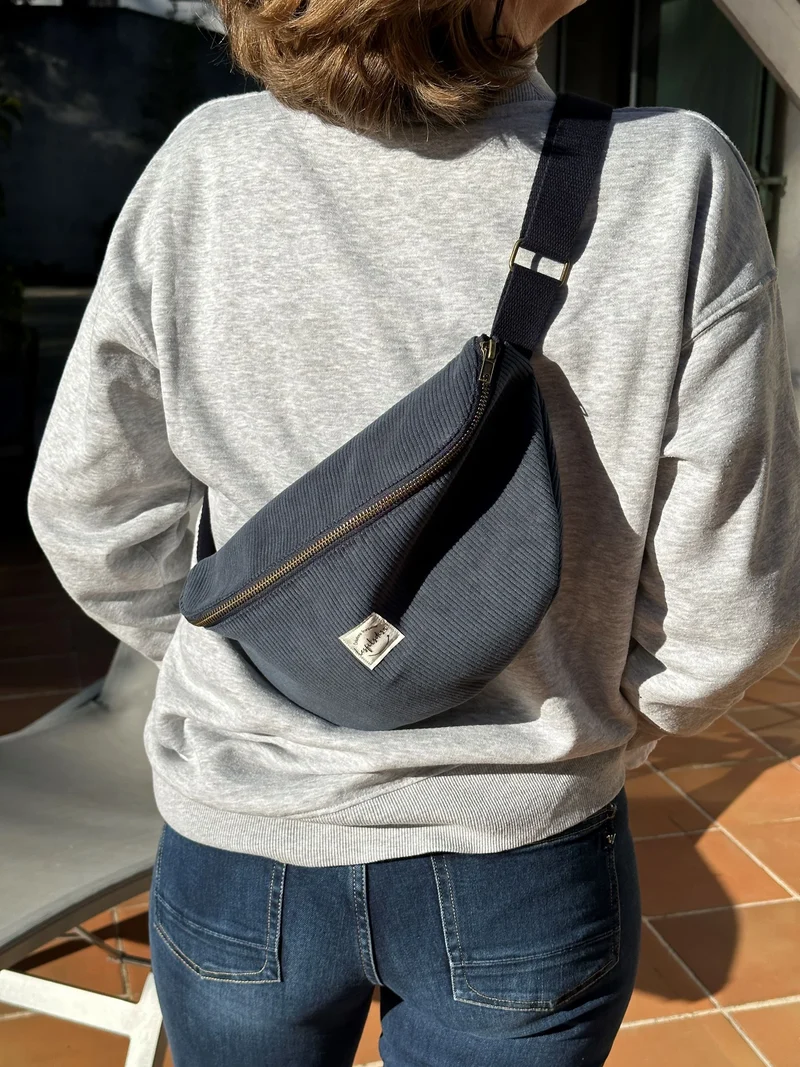 Sac banane en velours côtelé bleu canard