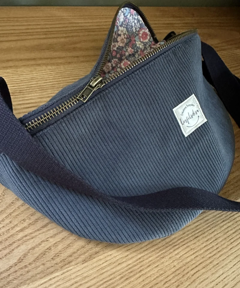 Sac banane en velours côtelé bleu canard