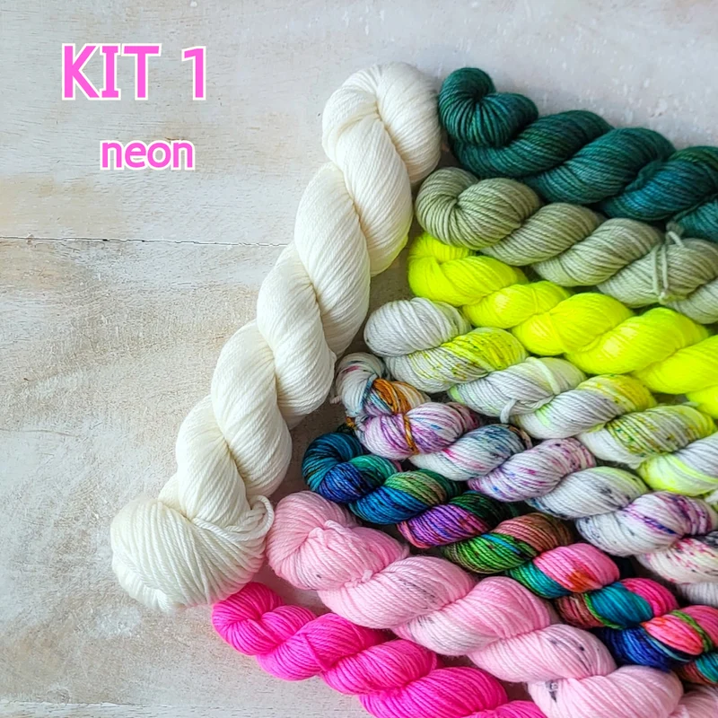 Lace Gamer Socks - Knitting pattern and knitting kits