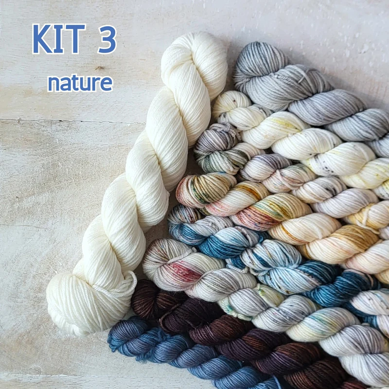Lace Gamer Socks - Knitting pattern and knitting kits