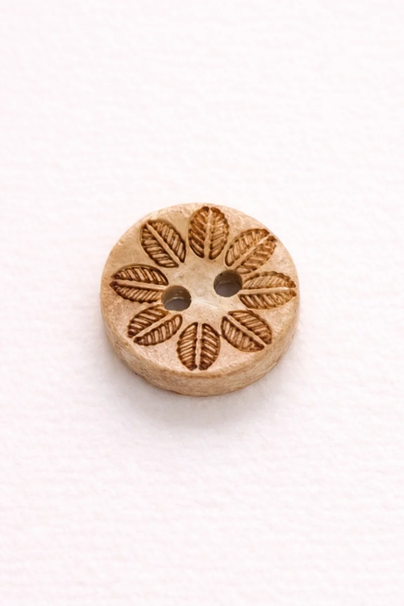 Bouton coco gravé 12 mm – bouton naturel en coque de noix de coco – motif feuilles – couture écologique