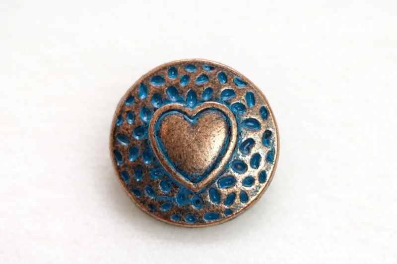 Boutons cœur vintage métal 18 mm bronze et turquoise – boutons décoratifs à pied pour couture