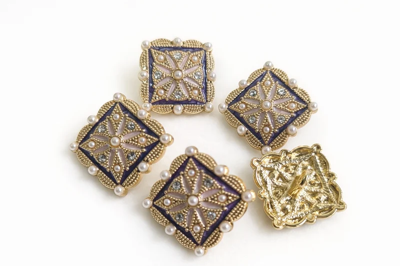Boutons décoratifs métal doré avec perles – 18 mm – Boutons à pied style vintage élégant