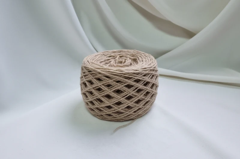 Fil laine d’agneau 50g 175m aiguilles 3-4 mm – laine naturelle tricot