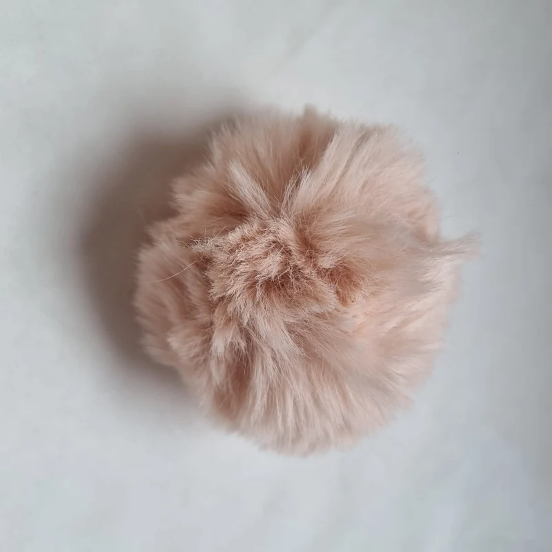 Pompons 8 cm en fausse fourrure de lapin douce avec boucles élastiques