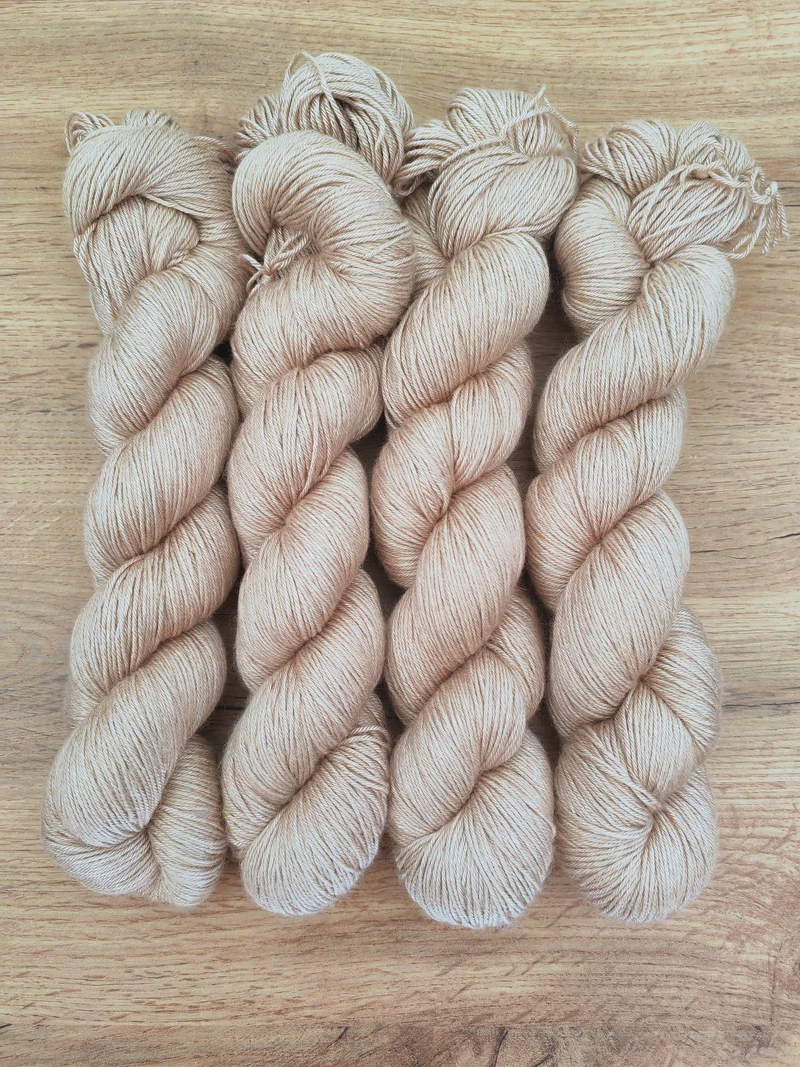 Base Papyrus • Bébé chameau & Soie