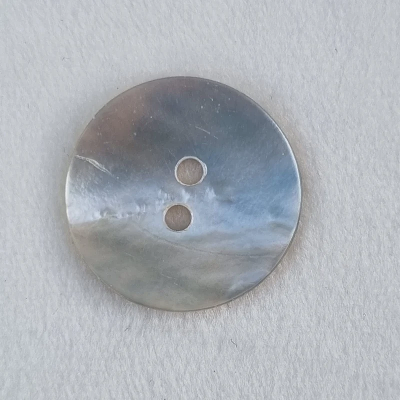 Boutons 18 mm : 2 Trous :: Nacre
