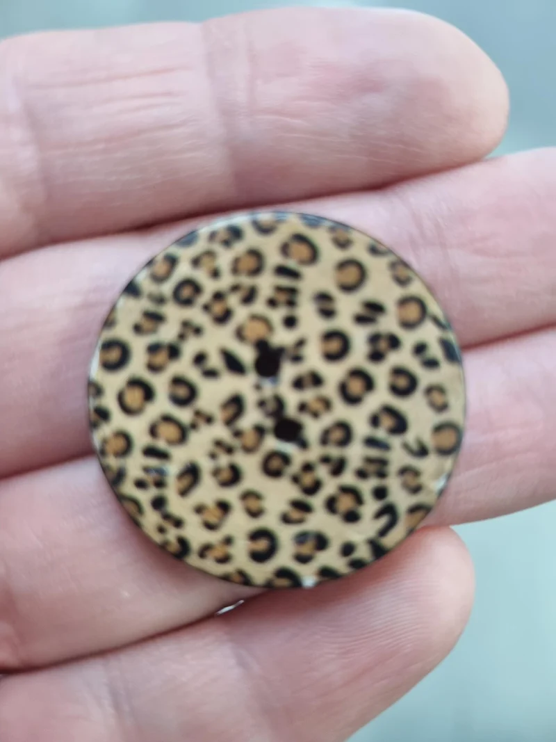 Boutons en Coquille de Coco – Motif Léopard – 30 mm