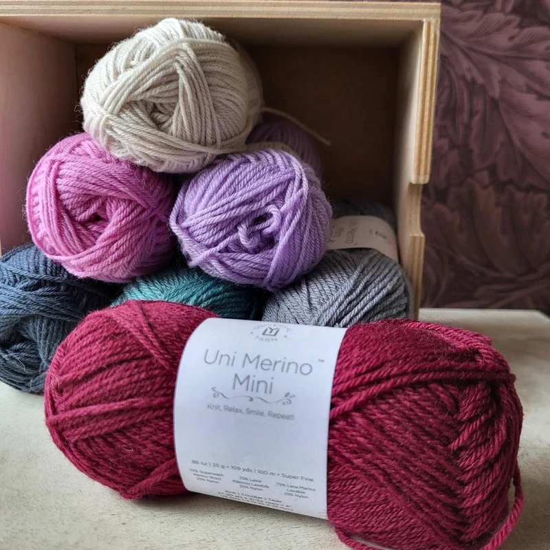 Uni Merino Mini Skeins - 25g - UNIVERSAL 🐦