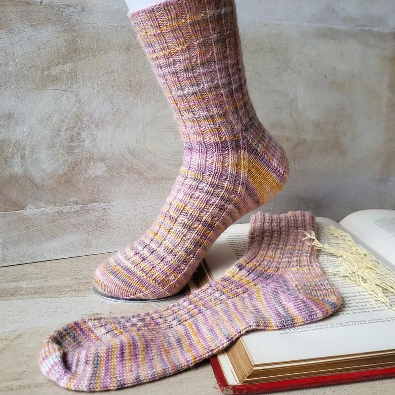 A Hole Lotta Ribs Socks - Knitting pattern