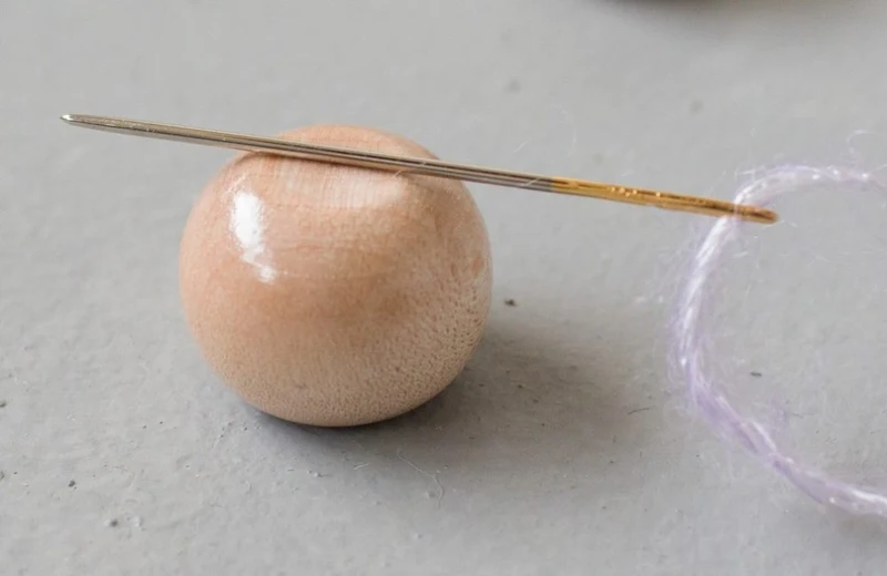 Boule en bois pour porte-aiguille magnétique seeknit