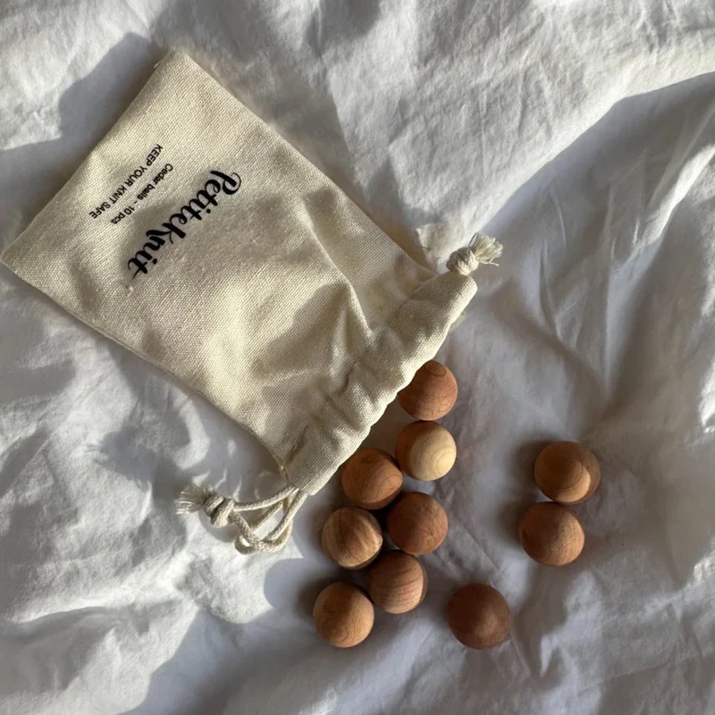 Boules de bois de cèdre - PetiteKnit