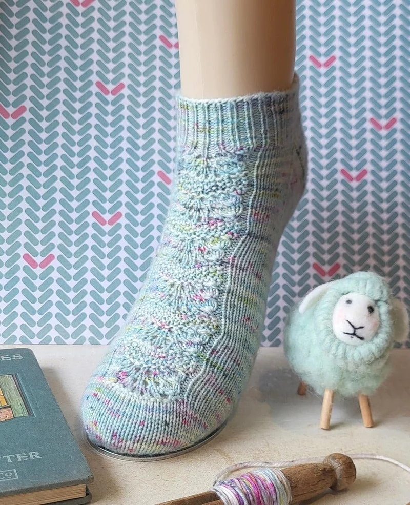 Sweet Pea Shorties socks - Knitting pattern