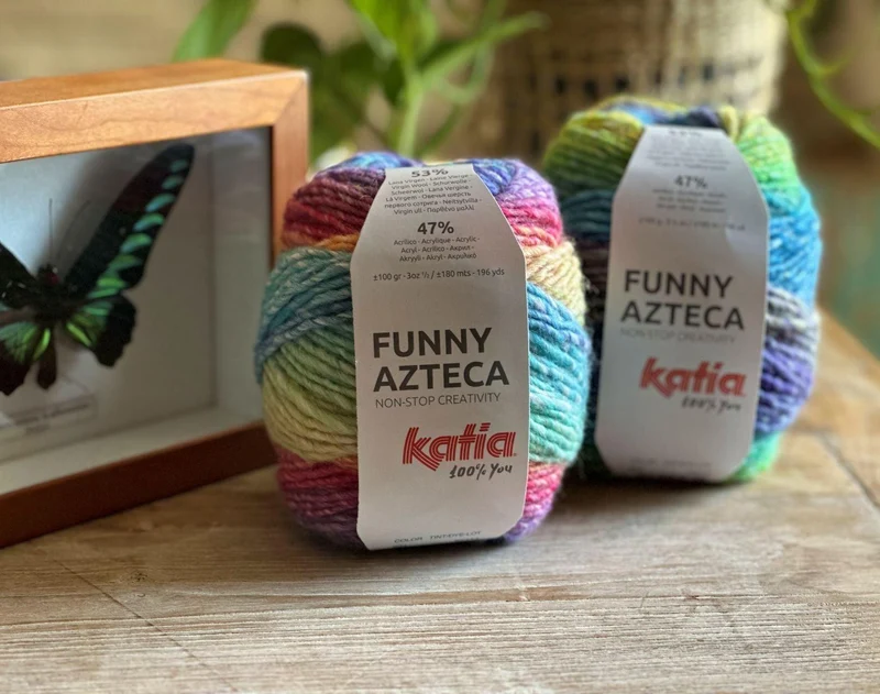 Funny Azteca - KATIA 🐦